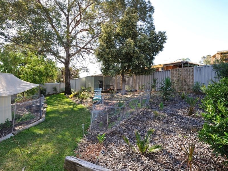 11 Sheoak Heights, Parmelia WA 6167