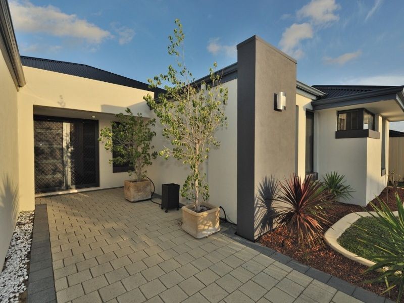18 Kalbarri Crescent, Bertram WA 6167