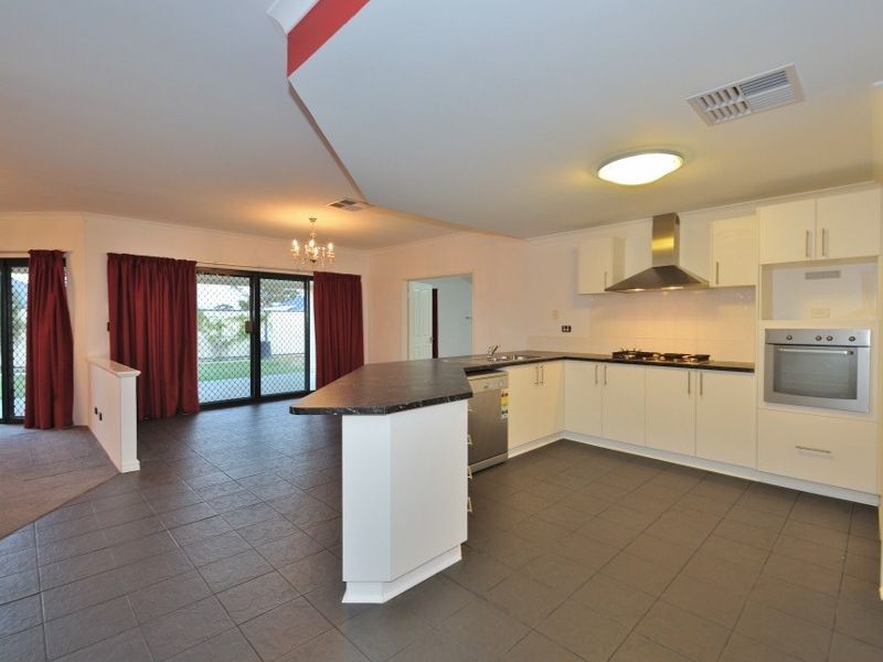 18 Kalbarri Crescent, Bertram WA 6167