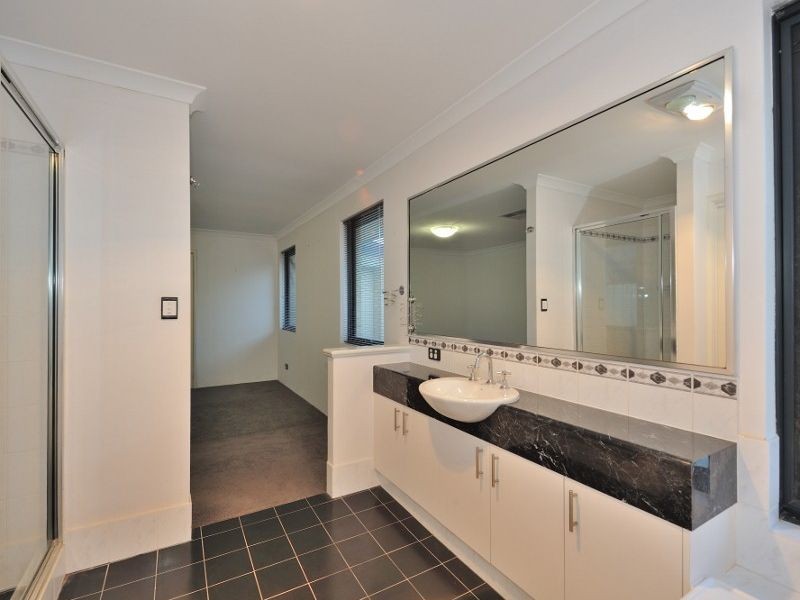 18 Kalbarri Crescent, Bertram WA 6167