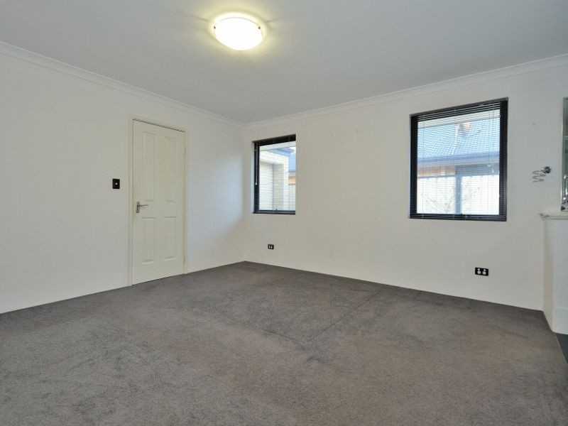 18 Kalbarri Crescent, Bertram WA 6167