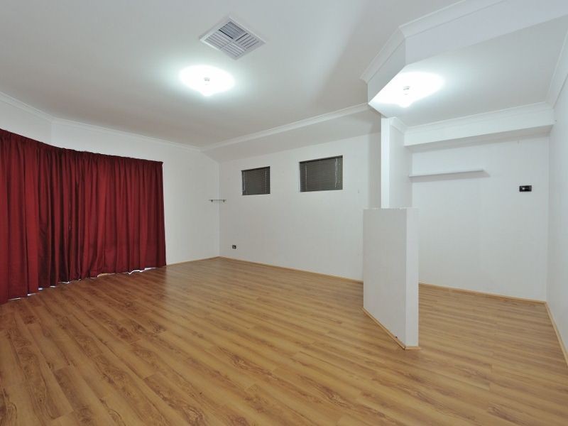 18 Kalbarri Crescent, Bertram WA 6167