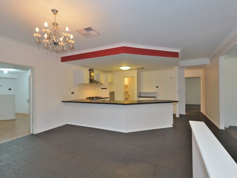 18 Kalbarri Crescent, Bertram WA 6167