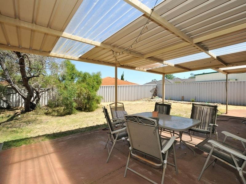 8 Werloo Court, Leda WA 6170