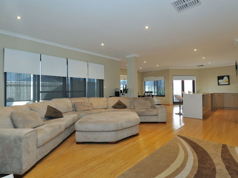 82 Colchester Avenue, Orelia WA 6167