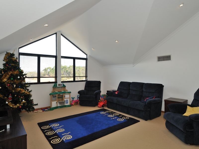 82 Colchester Avenue, Orelia WA 6167