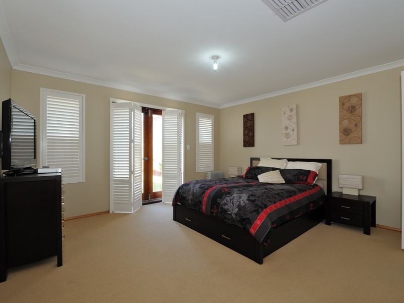 82 Colchester Avenue, Orelia WA 6167