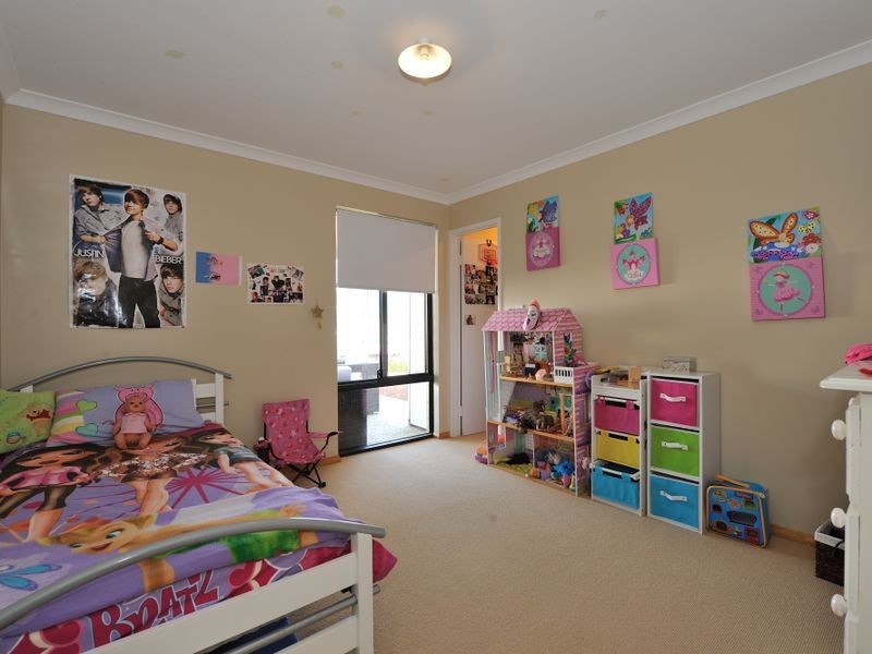 82 Colchester Avenue, Orelia WA 6167