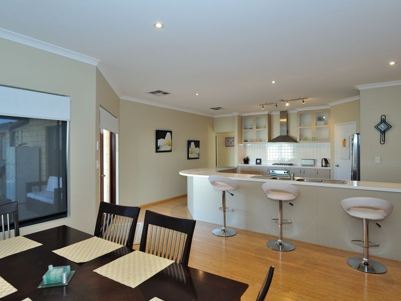 82 Colchester Avenue, Orelia WA 6167