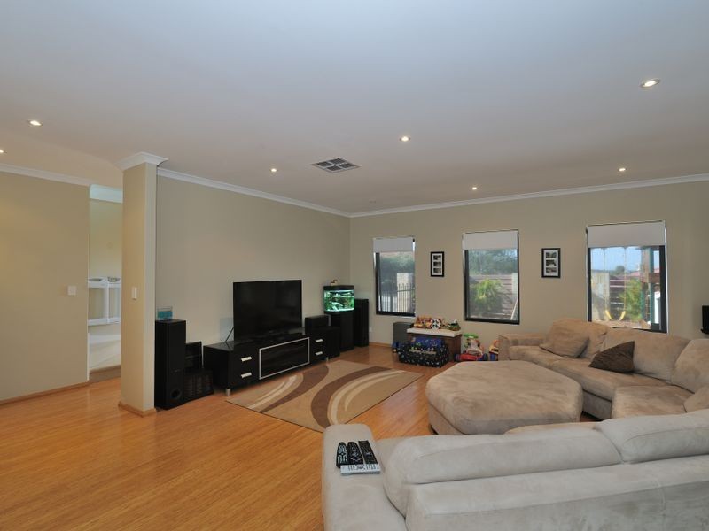 82 Colchester Avenue, Orelia WA 6167