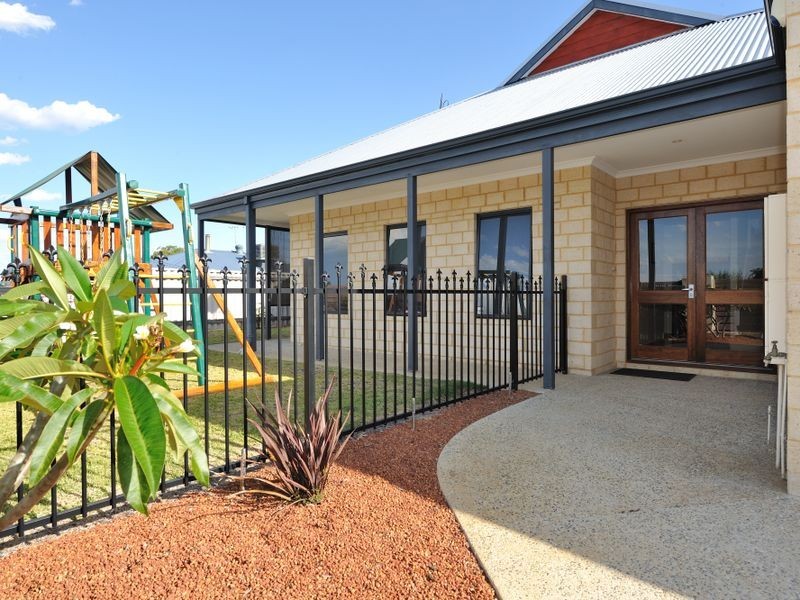 82 Colchester Avenue, Orelia WA 6167