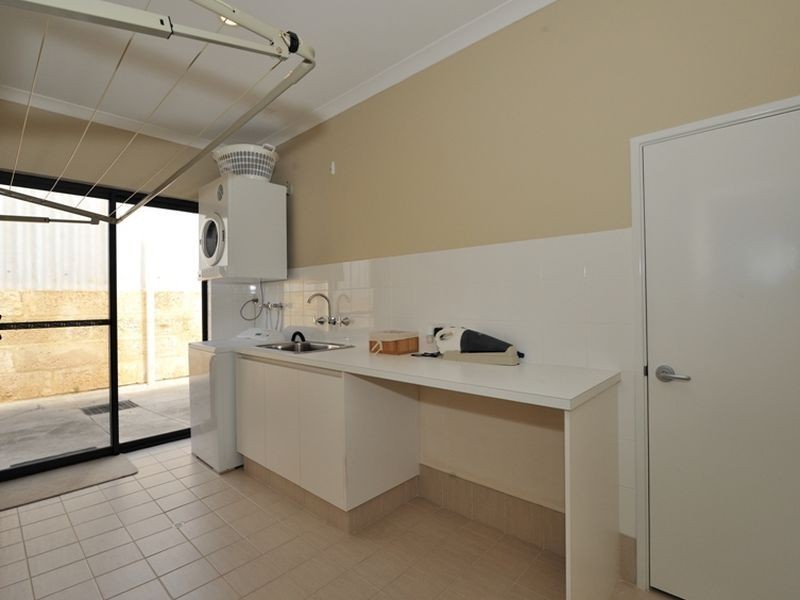 82 Colchester Avenue, Orelia WA 6167