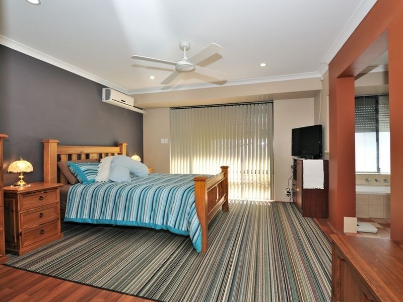 19 Dunster Way, Orelia WA 6167