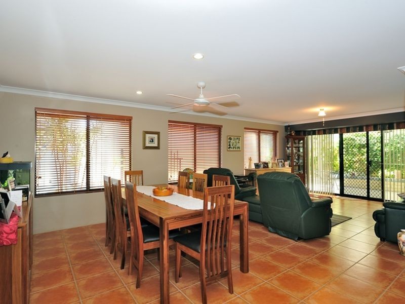 19 Dunster Way, Orelia WA 6167