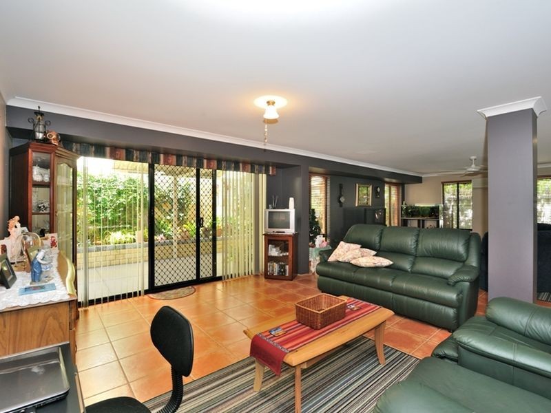 19 Dunster Way, Orelia WA 6167