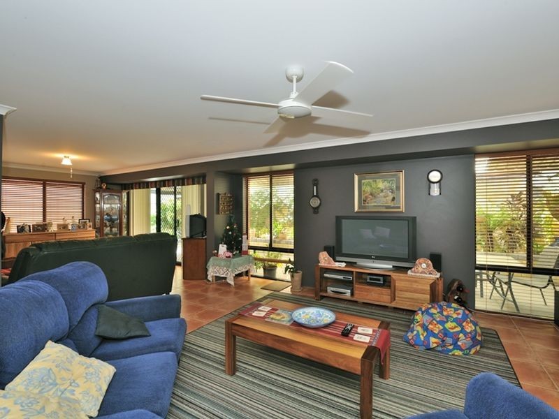 19 Dunster Way, Orelia WA 6167