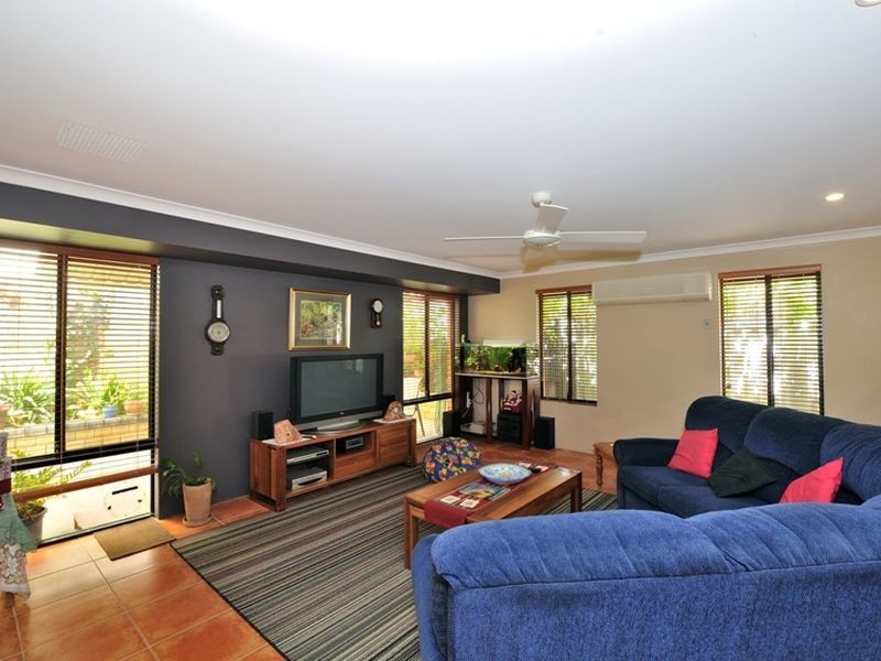 19 Dunster Way, Orelia WA 6167