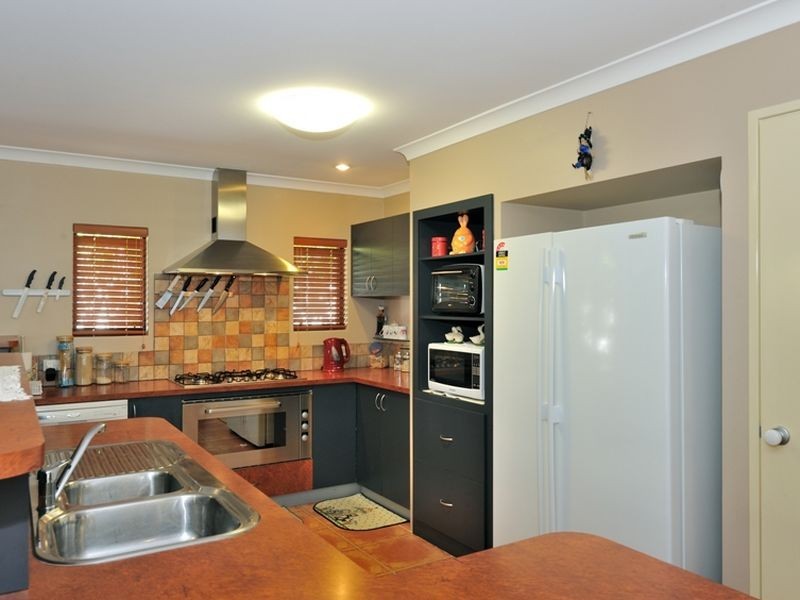 19 Dunster Way, Orelia WA 6167
