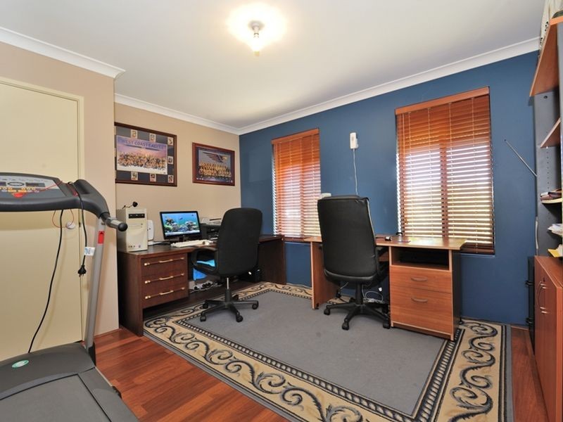 19 Dunster Way, Orelia WA 6167