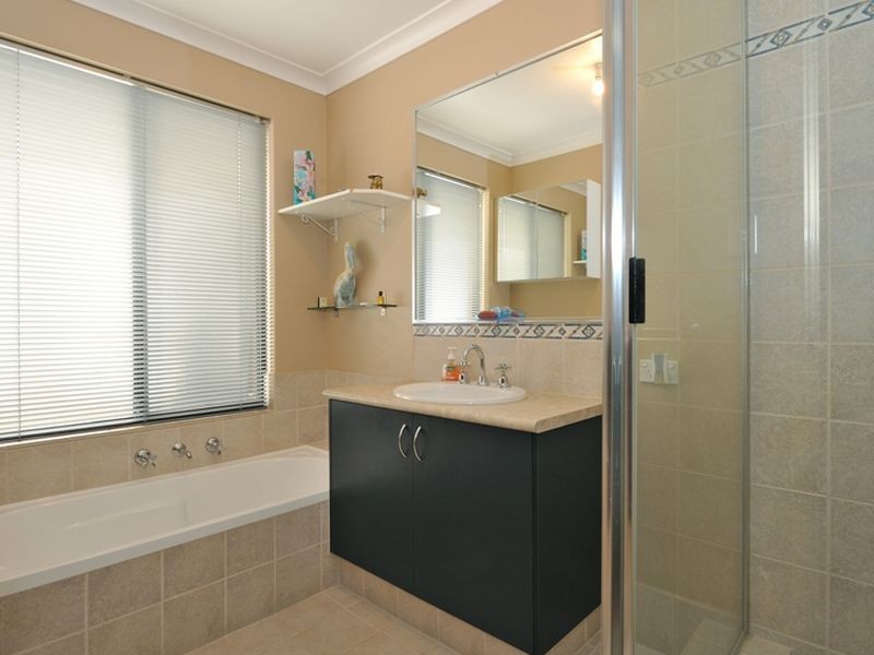 19 Dunster Way, Orelia WA 6167