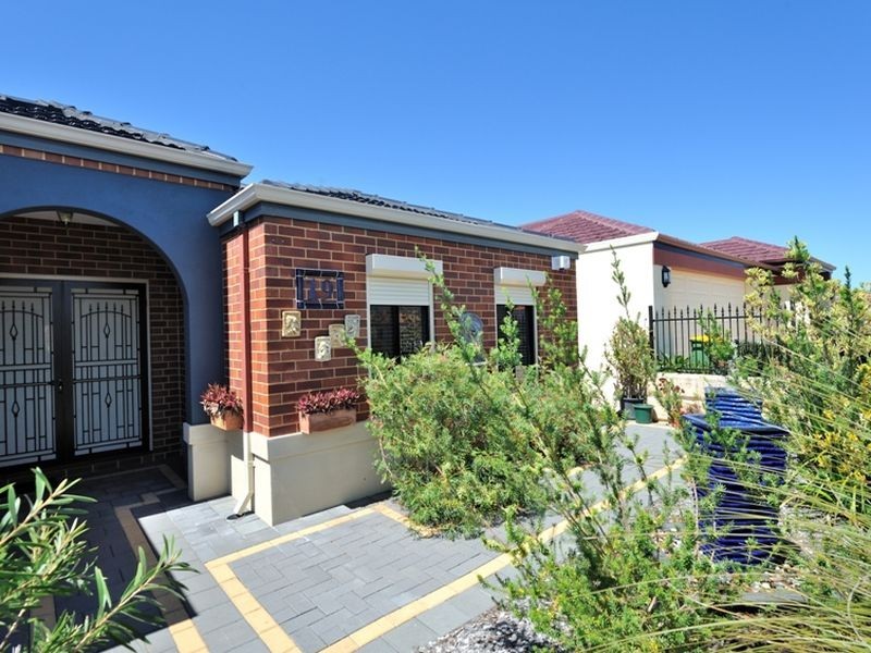 19 Dunster Way, Orelia WA 6167