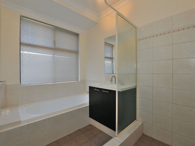 48 Orelia Avenue, Orelia WA 6167