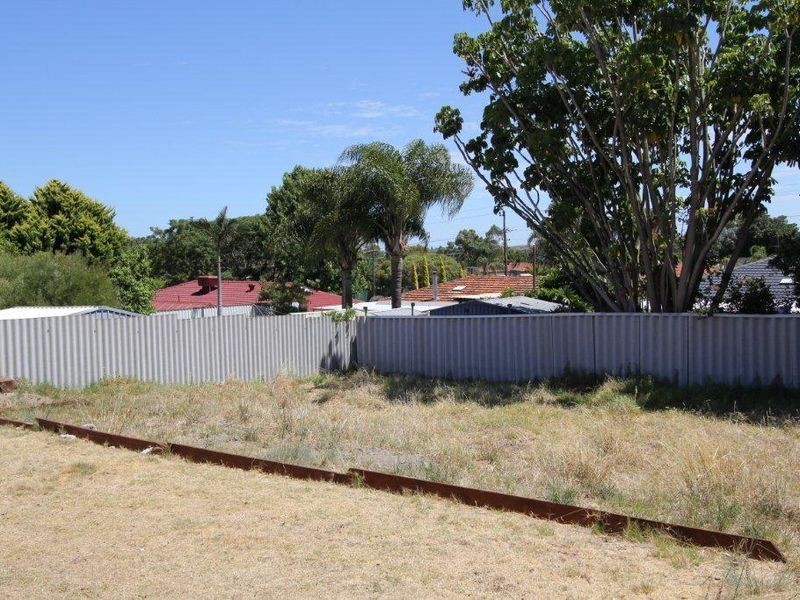 15 Madden Way, Parmelia WA 6167