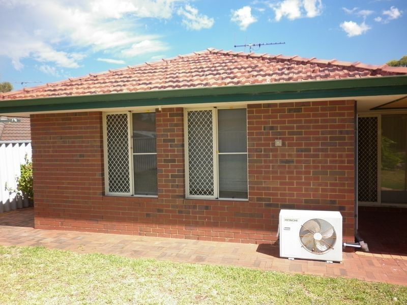 68 Perham Cres, Leda WA 6170