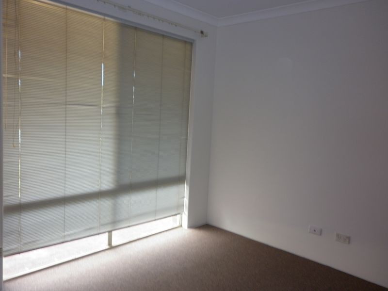 68 Perham Cres, Leda WA 6170