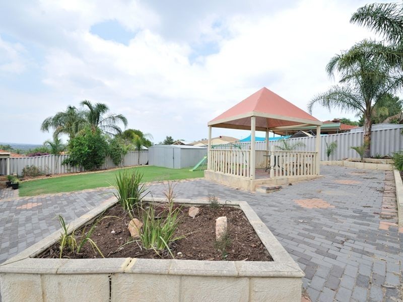 11 Brandon Mews, Parmelia WA 6167