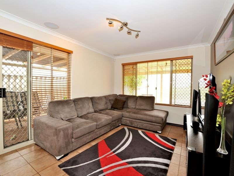 11 Brandon Mews, Parmelia WA 6167