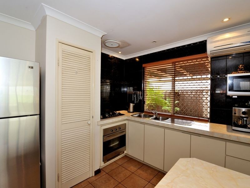 11 Brandon Mews, Parmelia WA 6167