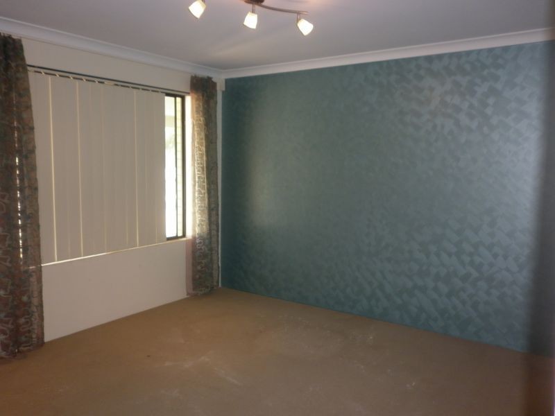 16 Garrett Cnr, Parmelia WA 6167