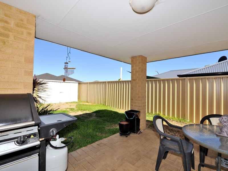 6 Stratford Road, Bertram WA 6167