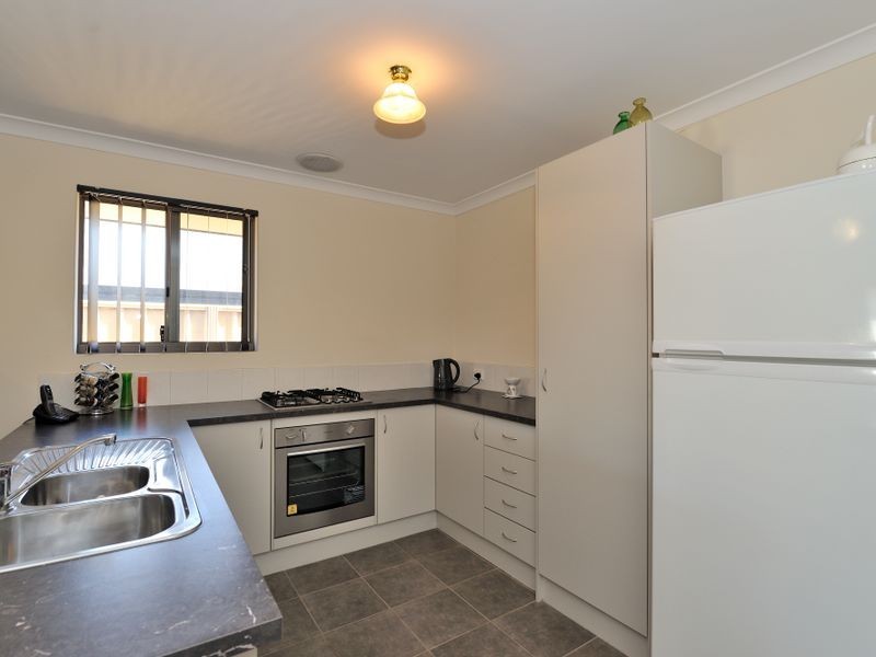 6 Stratford Road, Bertram WA 6167