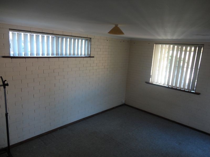 19 Maydwell Way, Calista WA 6167