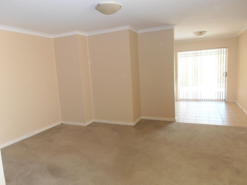 12 Nathaniel Way, Orelia WA 6167