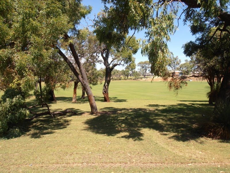 12 Nathaniel Way, Orelia WA 6167