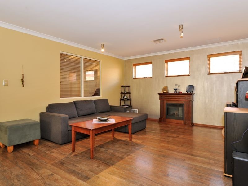 1 Gorman Place, Calista WA 6167
