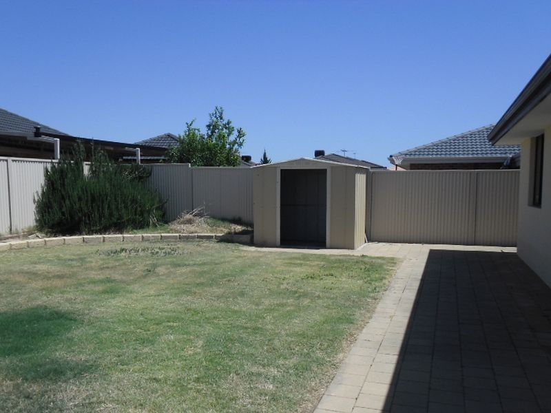 11 Parkfield Boulevard, Bertram WA 6167