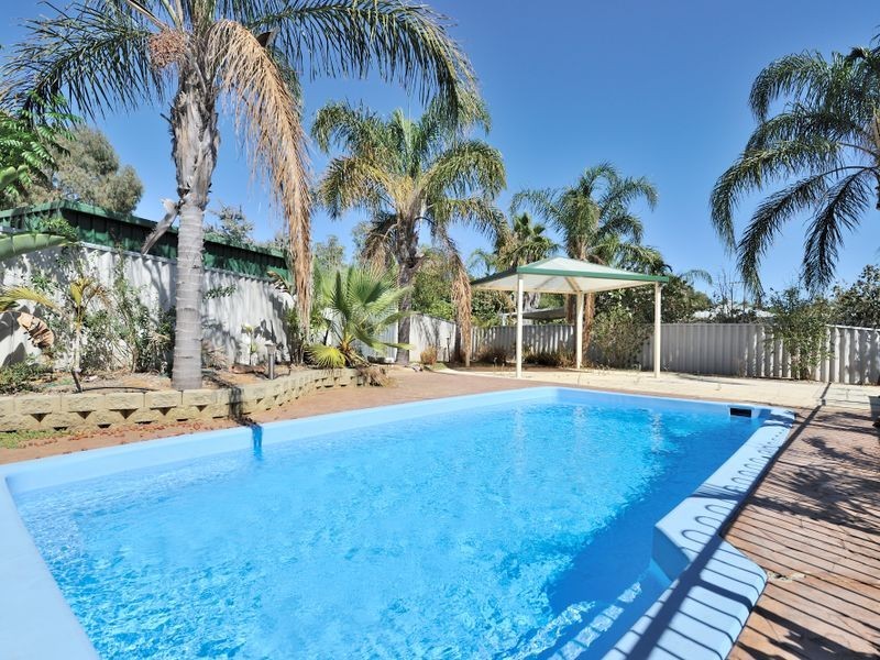 12 Devitt Grove, Parmelia WA 6167