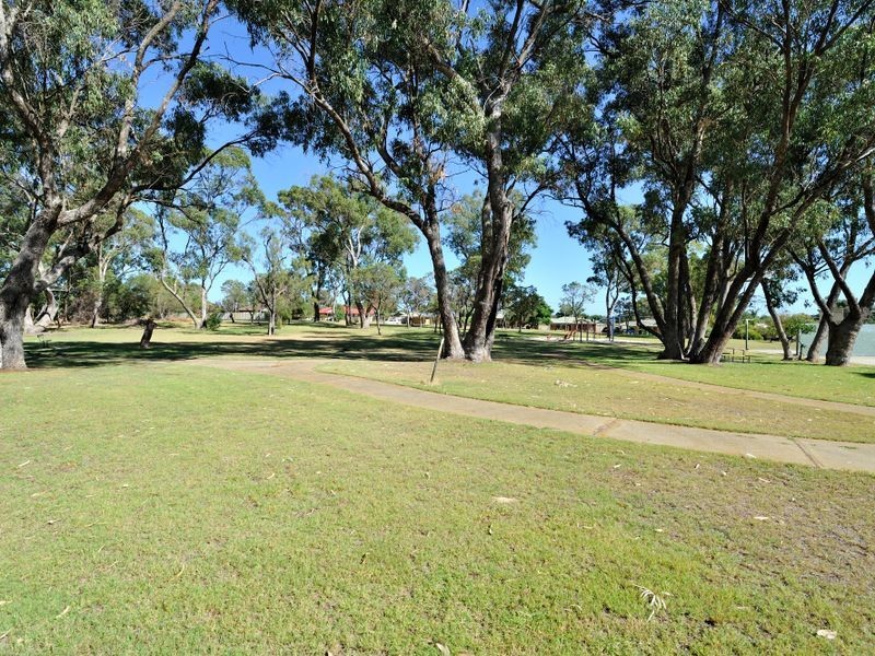 12 Devitt Grove, Parmelia WA 6167