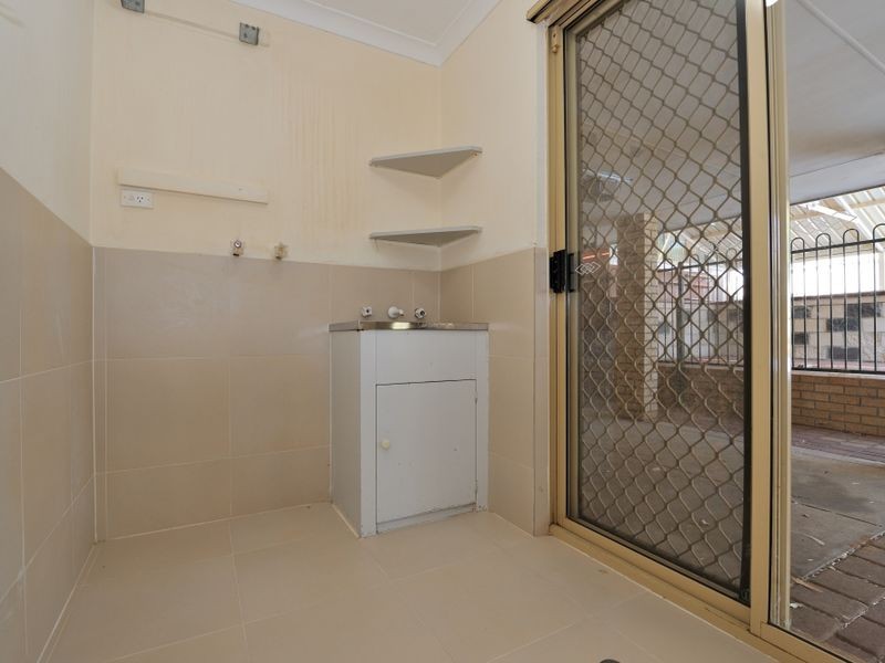 12 Devitt Grove, Parmelia WA 6167