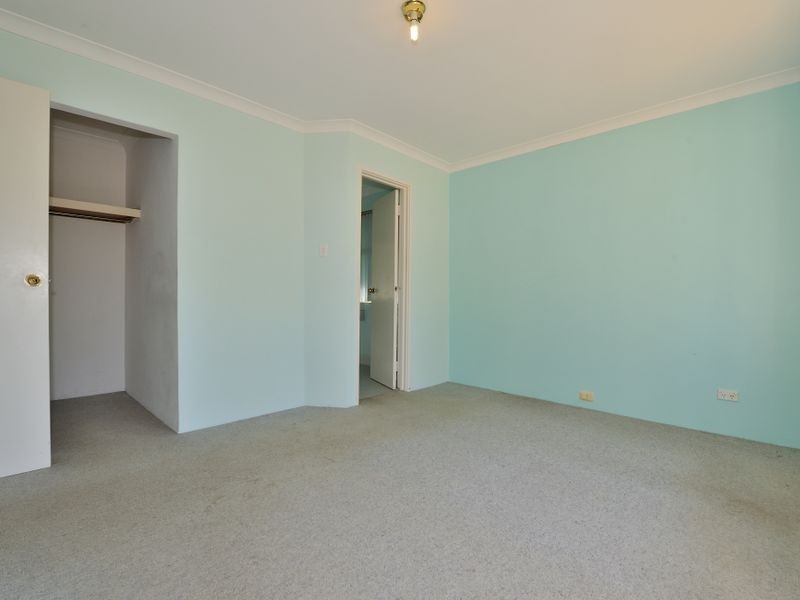 12 Devitt Grove, Parmelia WA 6167