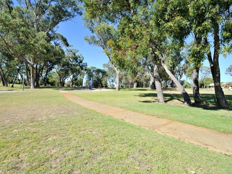 12 Devitt Grove, Parmelia WA 6167