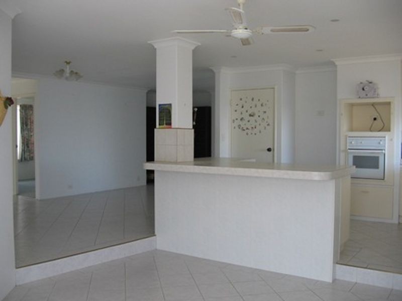 17 Camfield Loop, Parmelia WA 6167
