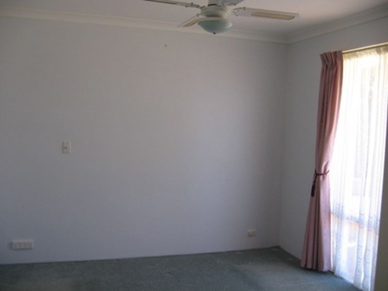 17 Camfield Loop, Parmelia WA 6167