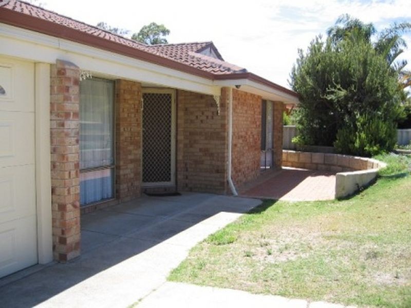 17 Camfield Loop, Parmelia WA 6167