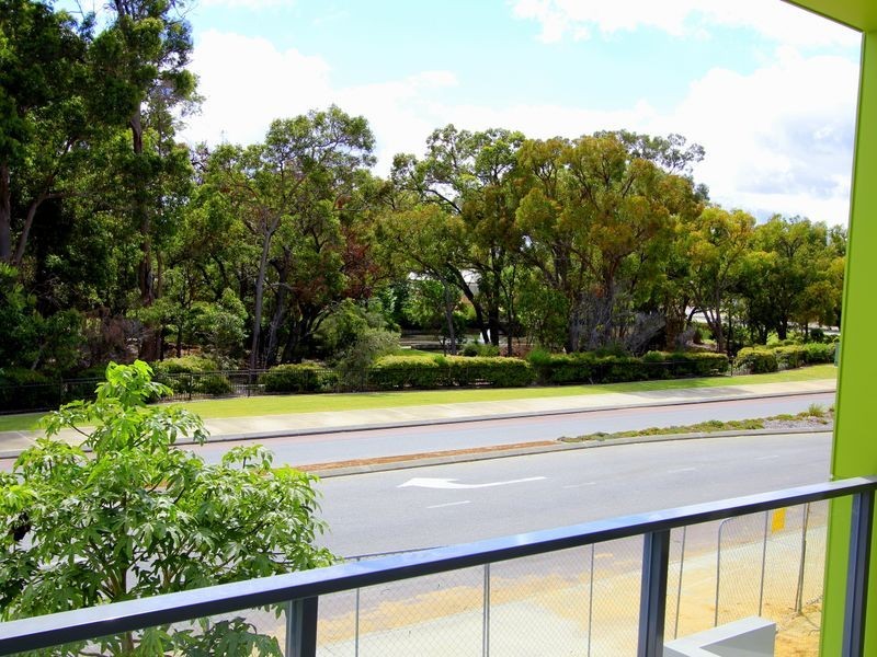 32/30 Lambeth Circle, Wellard WA 6170