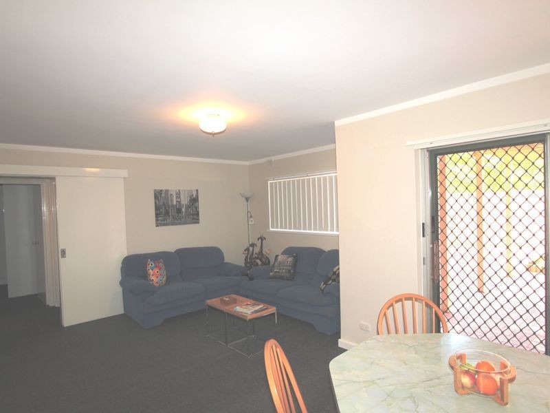 4/14 Canham Way, Orelia WA 6167